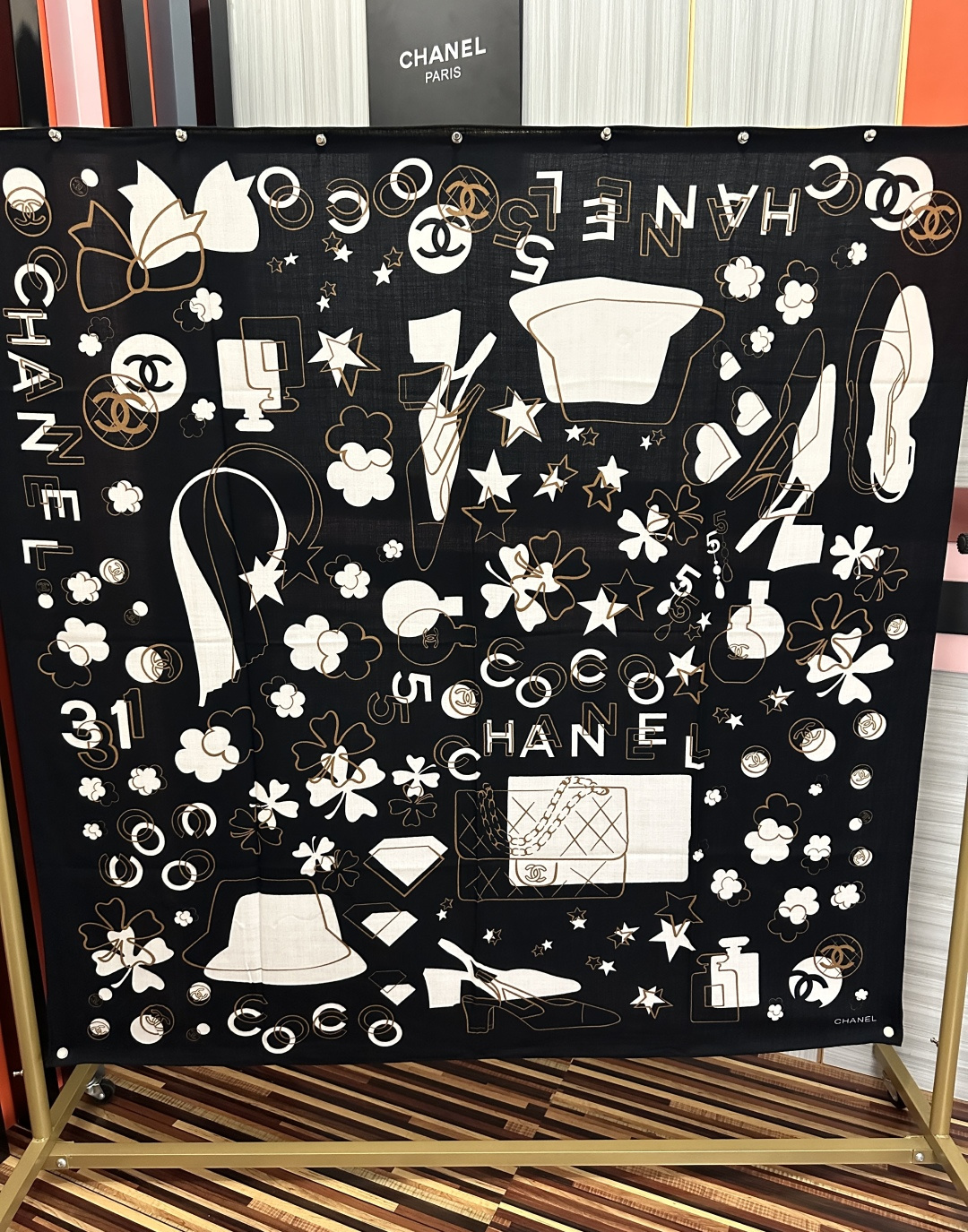 香奈儿 【双面同色】经典双C优雅Coco风[礼物]~气质到骨子里[色]香奶奶新一季的面料超高级，真心超级