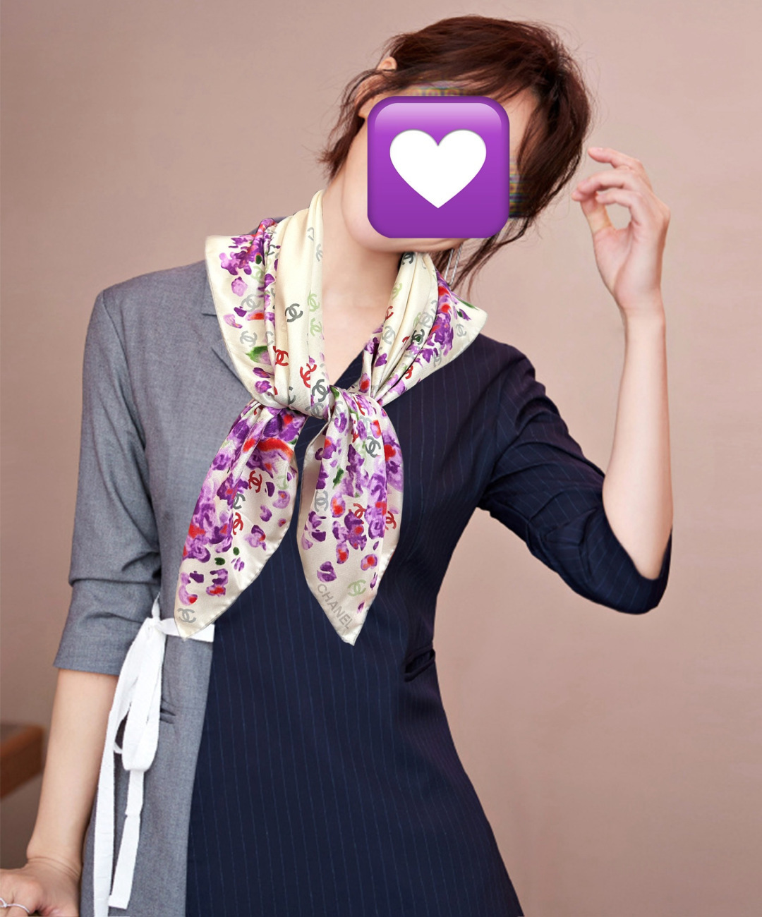 NO:946070,Chanel 2026 [CC Flowers] official website is synchronized. Lavender purple, its floral design and smudged technique show elegance and romantic temperament [Proud] The embellishment of colorful letters adds a sense of rhythm to the scarf [Celebration] Shows youthful vitality and wanton personality [Lip] No matter it is matched  T-shirts, shirts, windbreakers and jackets can easily enhance the overall look. The high-end and exquisite accessories design make it a highlight in daily wear [Rose] Any combination can show a unique fashion taste. Size 90x90 Material silk 3 colors high version scarf, high version scarf, chanel, jackets & coats, shirts, tees, t-shirt, real silk19860909香奈儿 2026【CC花卉】官网同步 薰衣草紫其繁花设计和晕染手法展现了典雅与浪漫的气质[得意]彩色字母的点缀为丝巾增添了节奏感[庆祝]展现出青春活力与肆意飞扬的个性[嘴唇] 无论是搭配 T恤、衬衫、风衣外套,都能轻松提升整体造型的高级感精致的配饰设计让它成为日常穿搭中的亮点[玫瑰]随意搭配都能展现出独特的时尚品味.尺寸90x90 材质真丝3色高版本围巾,高版本围巾,chanel,jackets & coats,shirts,tees，t-shirt,real silk,scarf