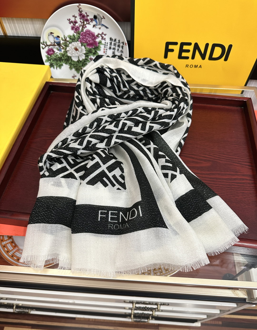 🔥新款2026  F家最新款银丝【FF银丝印花长巾】💟 度假及日常都非常好搭配的款😍订】一看到就想去旅游