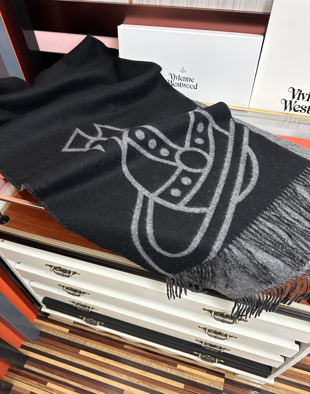 🔥高版本[庆祝]高品质欢迎对比“西太后Vivienne Westwood”最爱的土星从精神上[得意]才是最能代表英国人的