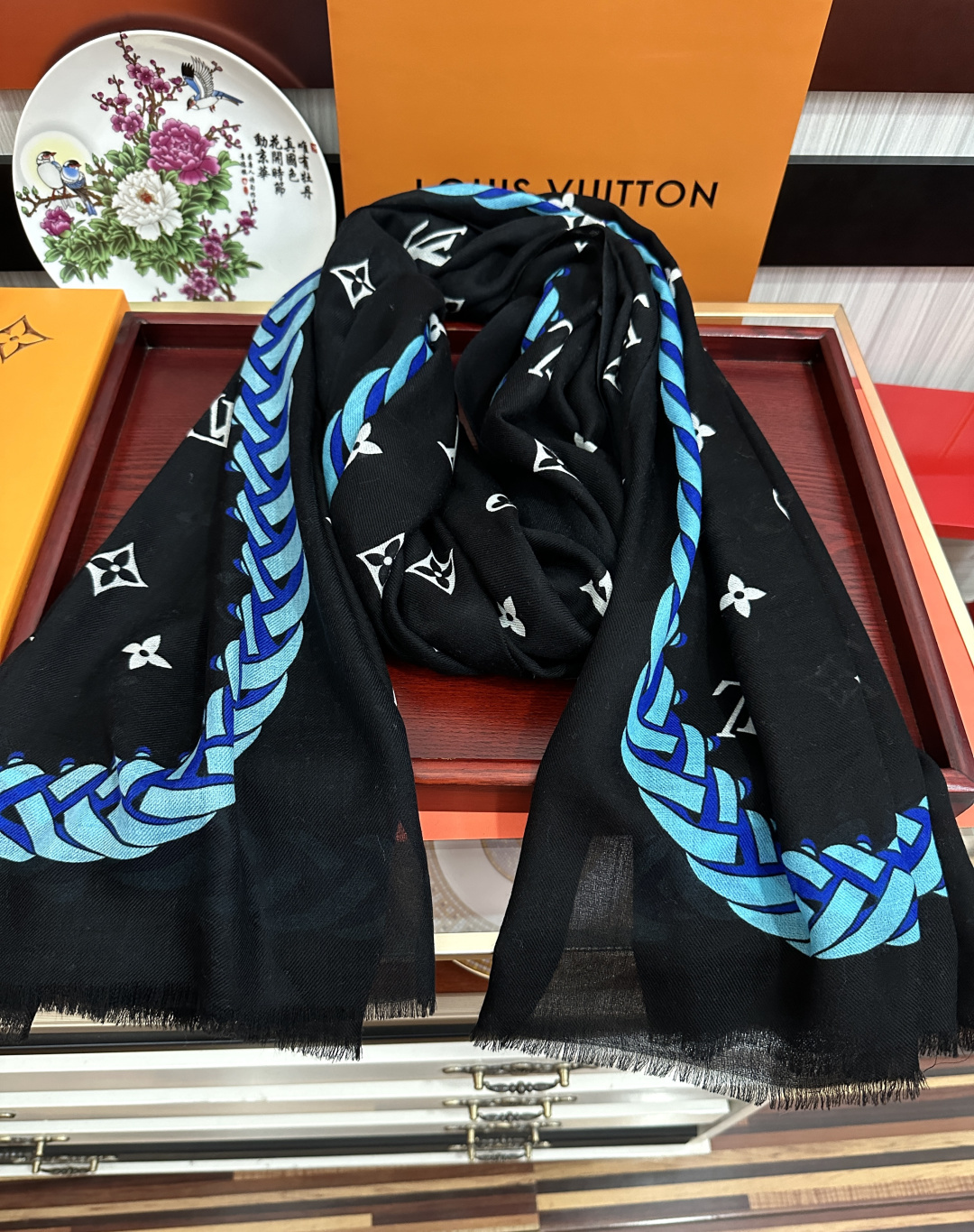 🔥 L v家 2026最新款‼️真心赞👍【戒指绒长巾】😘💍实物真心美 🎀披肩配以印花💓💃🏻无论设计喷绘都
