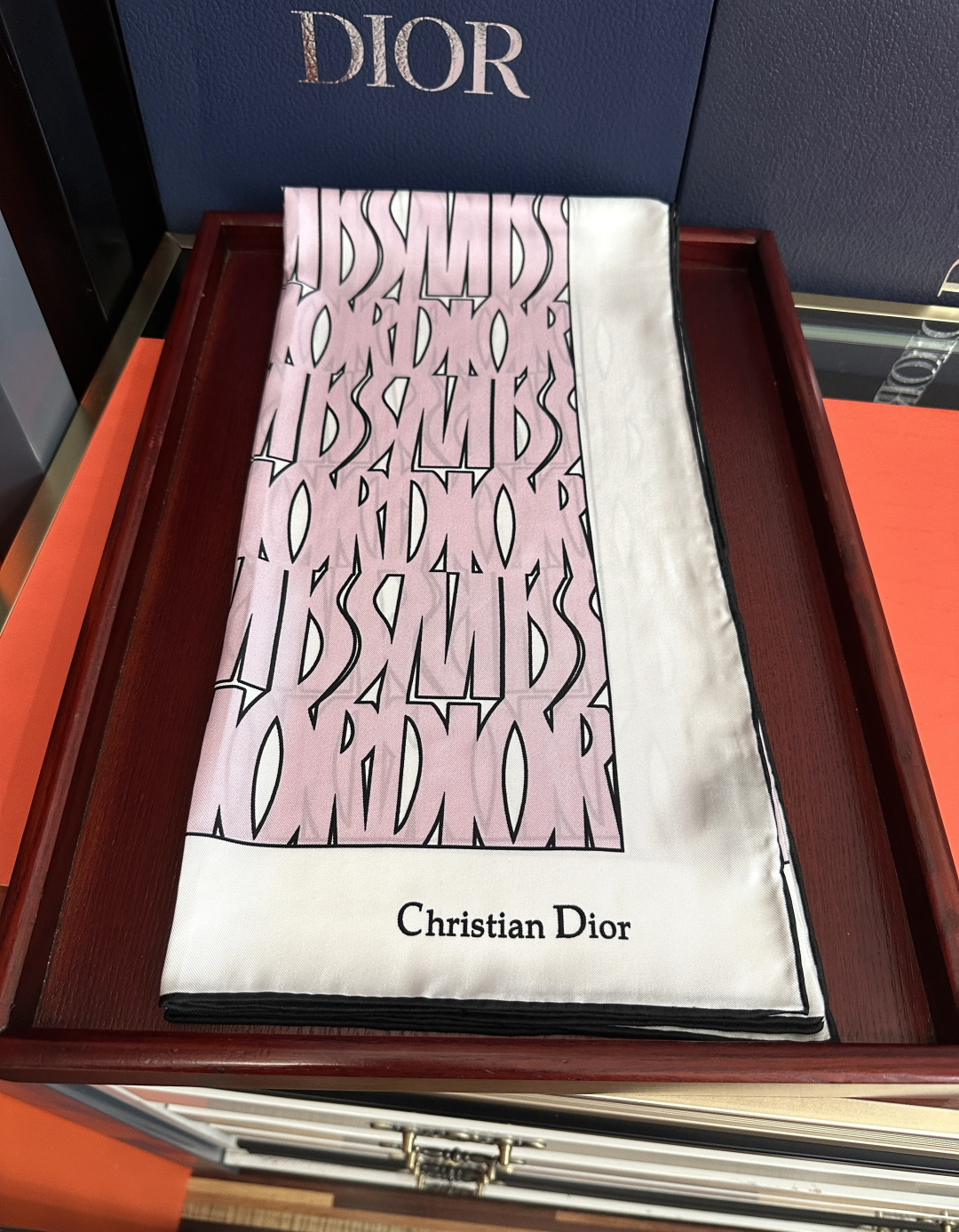🔥Dior Chardons 2026新款 图案印花[得意]展示象征着保护[色]韧性和自由的苏格兰[庆祝