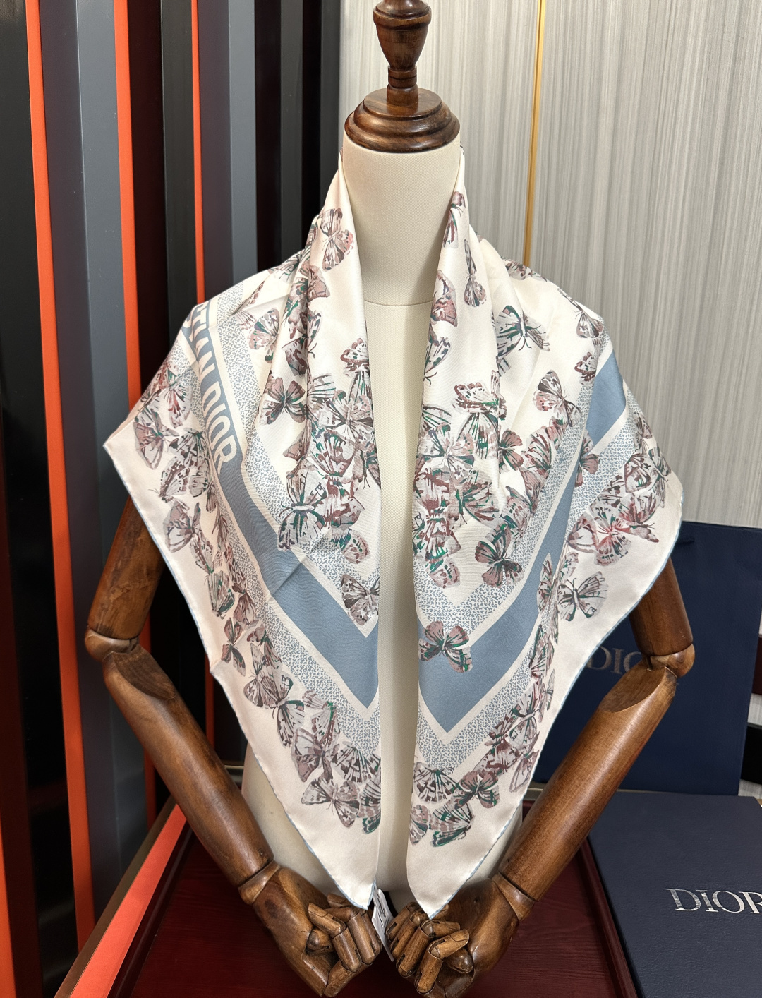 🔥新款 Dior 2026最新款官网同步Camo PaPillon 图案印花[庆祝]以优雅而诗意的设计全