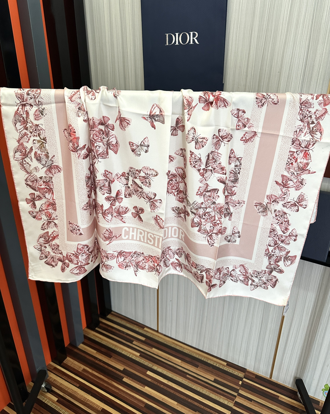 🔥新款 Dior 2026最新款官网同步Camo PaPillon 图案印花[庆祝]以优雅而诗意的设计全