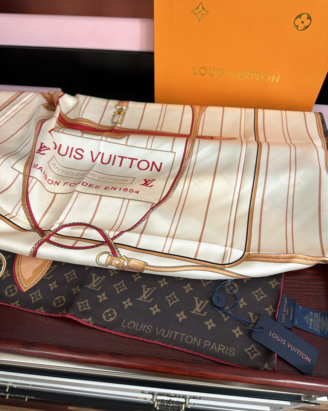 新款🔥LV gw同步【18mm双面同色顶级真丝】[庆祝]“L家”90典藏方巾通过别致的经典色彩向原创设计