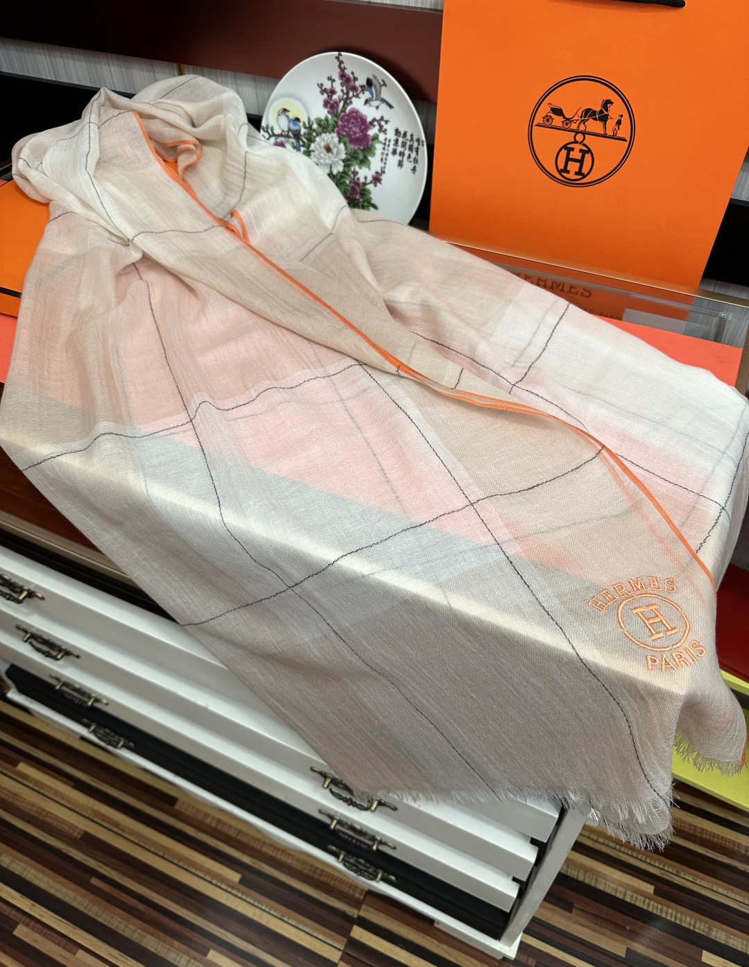 🔥爱马士🧣2026 太美了[庆祝]万众瞩目经典版到货🎆最优质的年轻设计师推出的最新概念👓搭配调色纱染再色