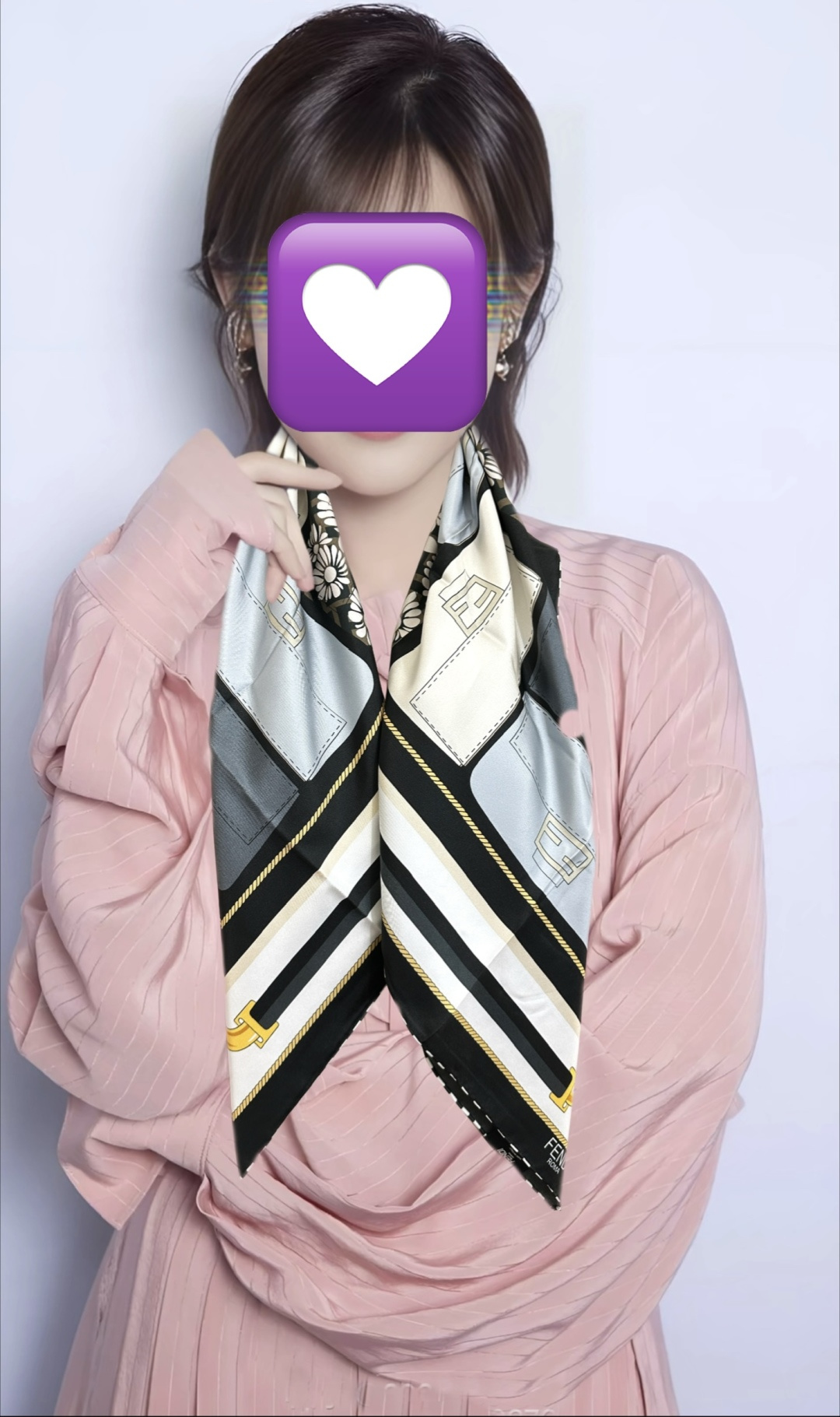 新款❤️芬迪2026 [庆祝]ZG同步 无比诱人[得意]此方形围巾选用有机桑蚕丝斜纹布材质[色]定制几何