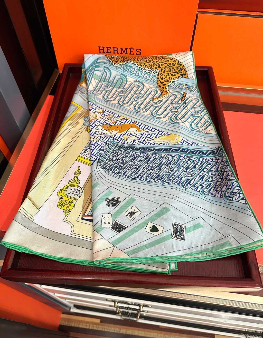 高品质2026HERMES 【24号之谜】[太阳]精致卷边[嘴唇]太美了品质感很显好[得意]好搭到上瘾的丝巾[色]带着不