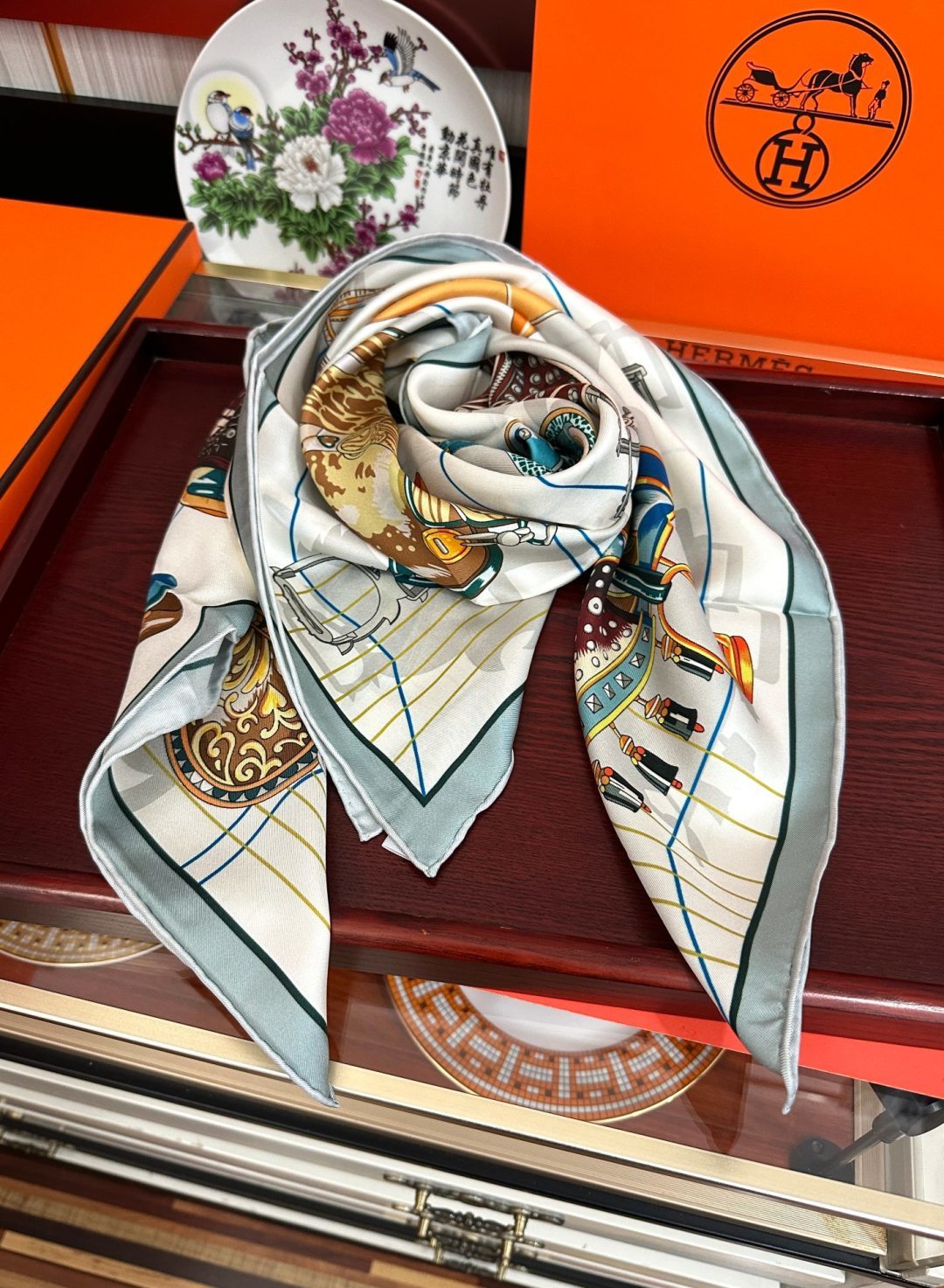 🔥2081HERMES 【鞍上世界】[太阳]精致卷边[嘴唇]太美了品质感很显好[得意]好搭到上瘾的丝巾[色]带着不显山不