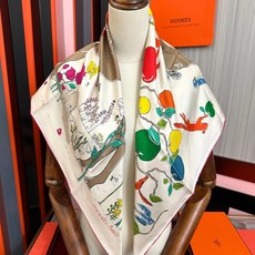 🆕 🔥新款爱马仕【马鞍上的苹果树】2026ZG同步 90双面方巾手工卷边斜纹真丝方巾这款爱马仕的经典单品展现强大而迷人的 🆕 🔥新款爱马仕【马鞍上的苹果树】2026ZG同步 90双面方巾手工卷边斜纹真丝方巾这款爱马仕的经典单品展现强大而迷人的