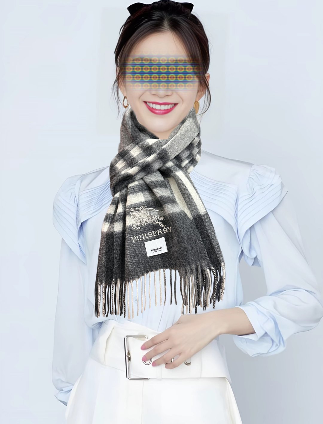 NO:946090,90 cashmere, Burberry's most popular 2026 couple's model [made of Inner Mongolia cashmere] men's and women's couple's scarf, so beautiful and refreshing [color][color][color] soft and comfortable to the touch, great and exquisite logo embroidery, high-end atmosphere, worthy of a must-have, hurry up and get it, really good product. Size 30x material cashmere high version scarf, high version scarf, burberry1986090990羊绒 巴宝莉2026情侣款最爆款【采用内蒙古山羊绒】男女士情侣款围巾太美了让人耳目一新的感觉[色][色][色]手感柔软舒适,棒棒哒加上精美logo刺绣高端大气,值得必备款,赶紧下手,真正好货.尺寸30x材质羊绒高版本围巾,高版本围巾,burberry,scarf