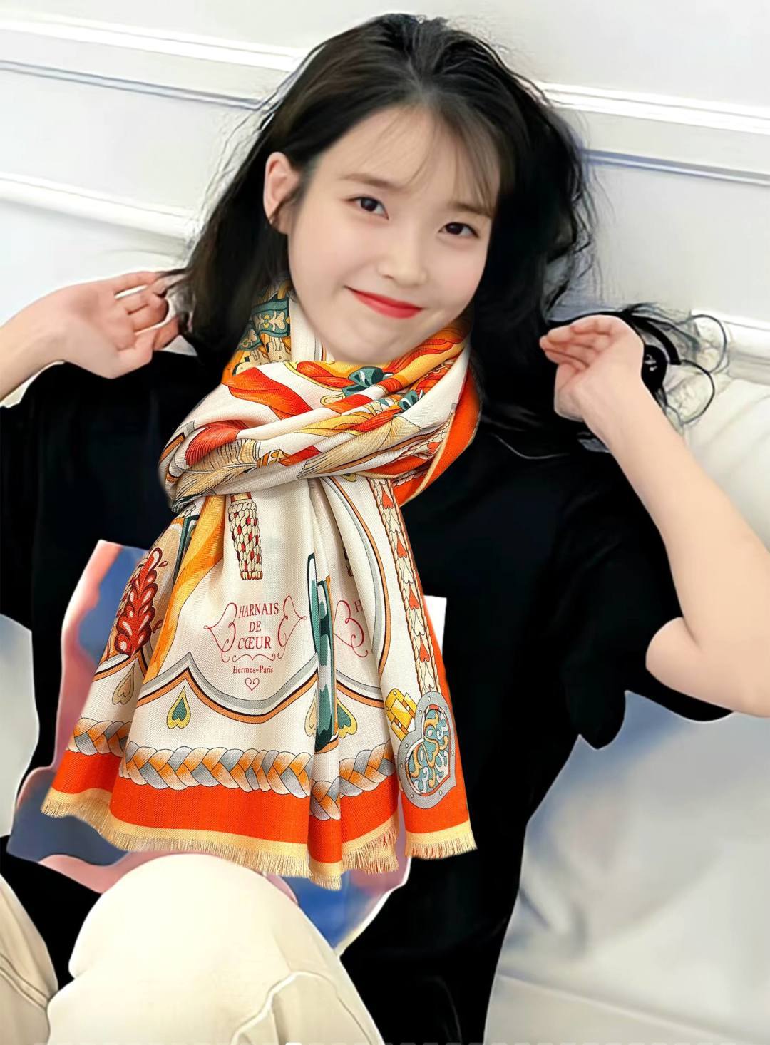 NO:946118,The new 2026 Hermès [double-sided galloping horse of the same color] is so beautiful [eat melon] you must start quickly [lips] can be used in all seasons [seduce] it is really beautiful and makes people very non-upper body, the effect is simply beautiful. The quality is perfect. The whole scarf gives people aura and is very delicate and beautiful at the same time. It is definitely worth buying. Once you get the real thing, you will be glad that you are a beautiful product for women. Size 65x185, material cashmere high version scarf, high version scarf, hermes19860909上新 2026 爱马仕【双面同色骏马奔腾】太美了[吃瓜]下手一定要快[嘴唇]四季都可以用[勾引]真心美的让人非常非上身效果简直美翻了 品质非常完美整个围巾给人气场的同时又非常精致秀丽绝对值得入手的新款实物一拿到就会庆幸自己是女人的绝美好货 尺寸65x185,材质羊绒高版本围巾,高版本围巾,hermes,scarf