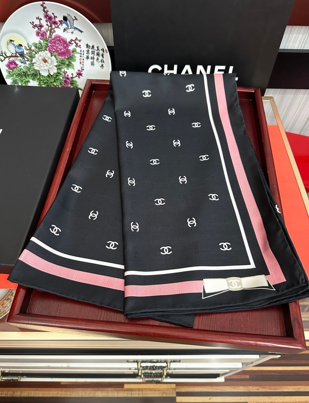新款[發]CHANEL 官网同步【双面同色蝴蝶结🎀】18姆米 2026新品方巾必须征服它今年丝巾的戴法[色]一下子特别了