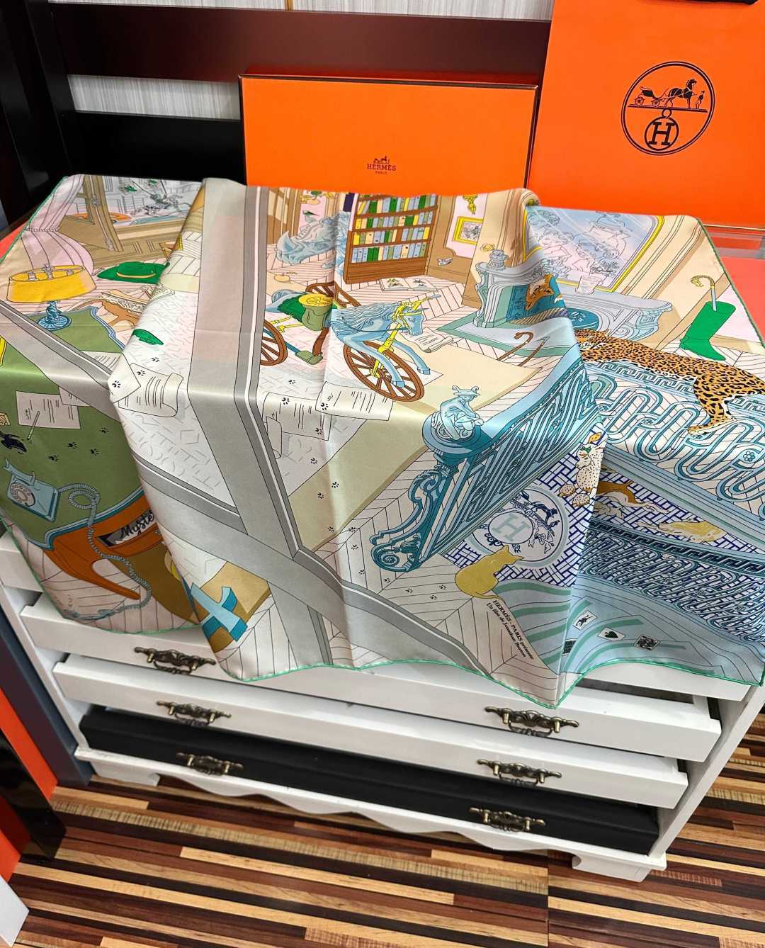 高品质2026HERMES 【24号之谜】[太阳]精致卷边[嘴唇]太美了品质感很显好[得意]好搭到上瘾的丝巾[色]带着不