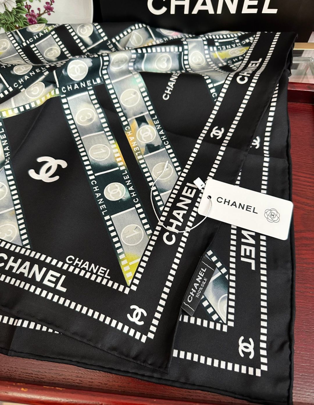 𝐂𝐡𝐚𝐧𝐞𝐥 高品质【双面同色 电影胶卷🎞️】18姆米 原单品质[庆祝]今年第一款一眼心动的系列[玫瑰]突破以往风格显得