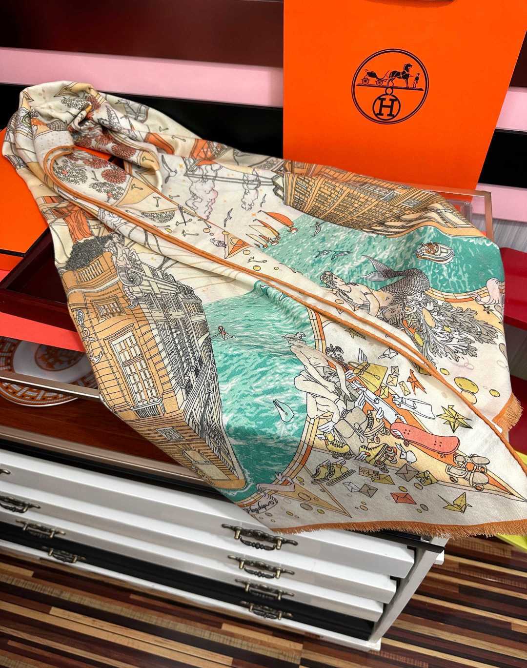 新款爱马仕。2011双面同色【一帆风顺】太美了[吃瓜]下手一定要快[嘴唇]四季都可以用[勾引]真心美的让人非常非上身效果