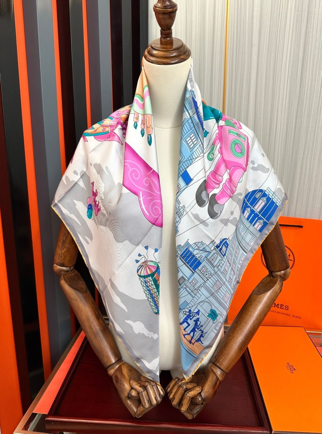 高版本。HERMES 2026官网同步 【爱马仕巡游】[太阳]精致卷边[嘴唇]品质感很显好[得意]好搭到上瘾的丝巾[色]