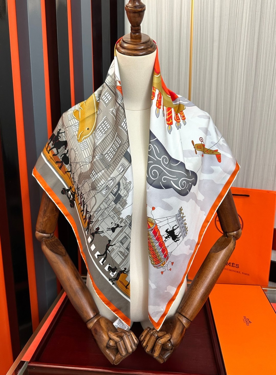 高版本。HERMES 2026官网同步 【爱马仕巡游】[太阳]精致卷边[嘴唇]品质感很显好[得意]好搭到上瘾的丝巾[色]
