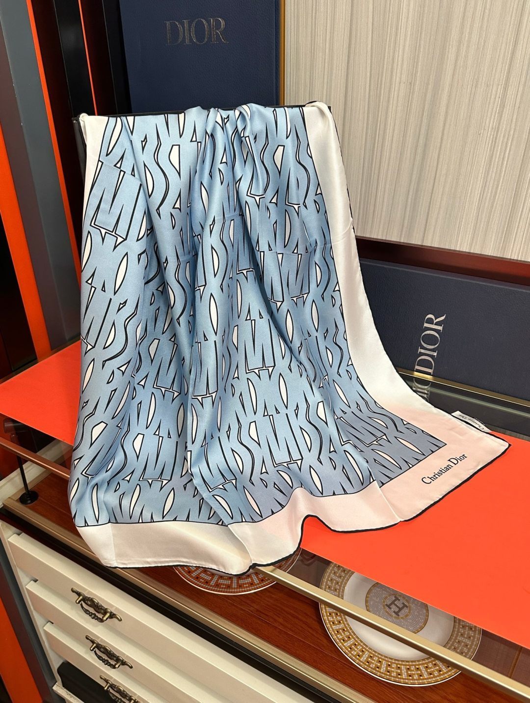 Dior Chardons 2026新款 图案印花[得意]展示象征着保护[色]韧性和自由的苏格兰[庆祝]采用粉色和蓝色桑