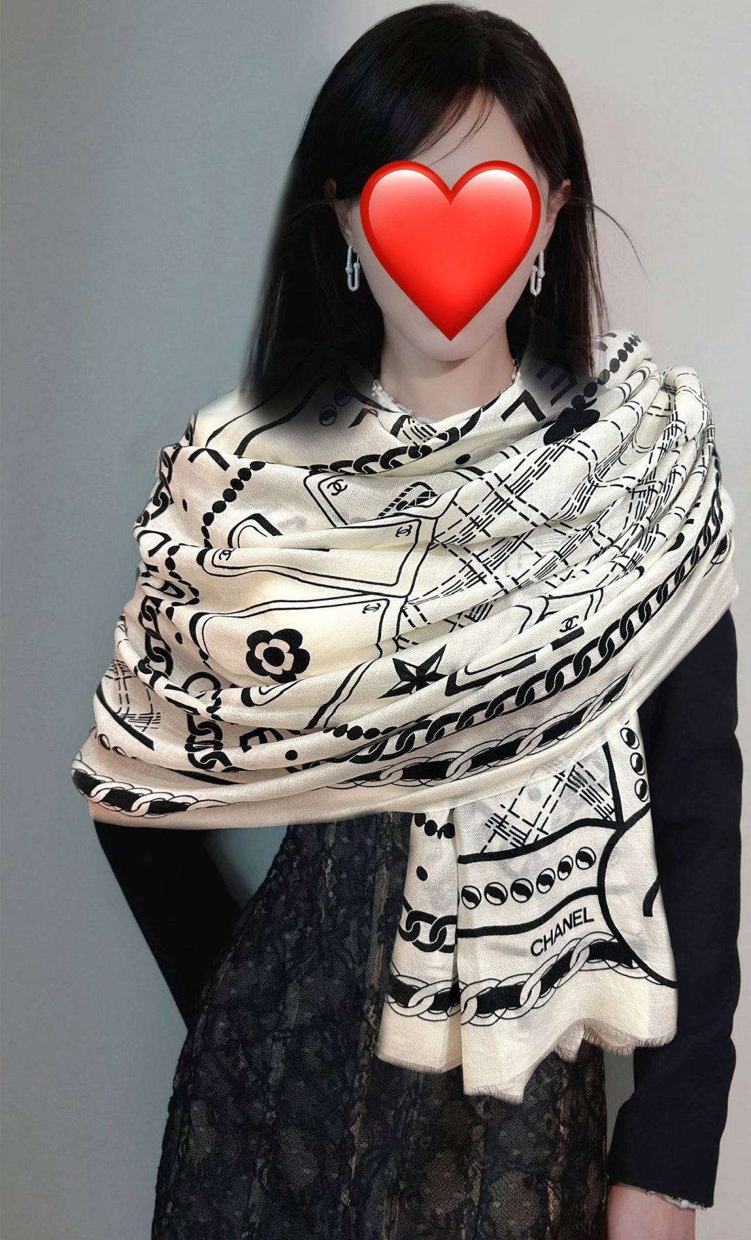 上新 小香 2026 最新款[得意]真心赞👍【羊绒长巾】😘💍实物真心美 🎀披肩配以印花💓💃🏻无论设计喷绘都是非常到位☀️
