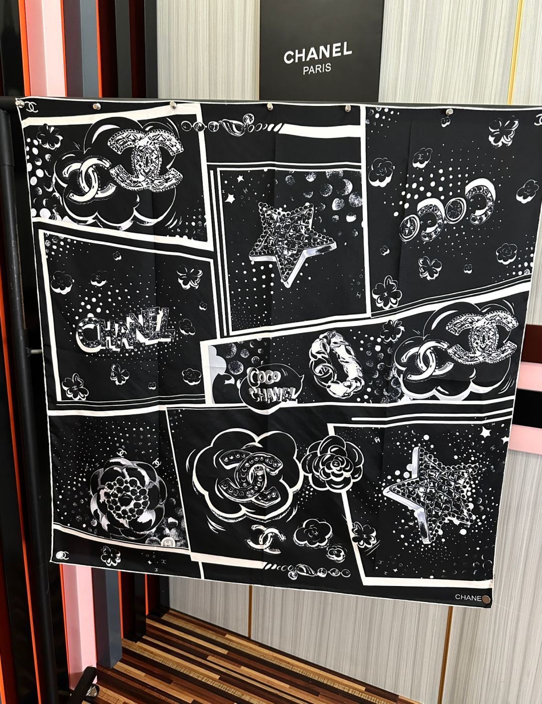 新款 香奈儿🌟【星星🌟涂鸦】2026太美了[庆祝]四季都可以用‼️真心美的让人非常非常心动 上身效果简直美翻了 品质非常