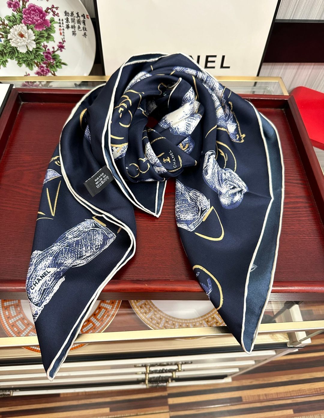🔥新品 小香🌟太美了[庆祝]四季都可以用‼️真心美的让人非常非常心动 上身效果简直美翻了 品质非常完美👍‼️ 整个围巾给