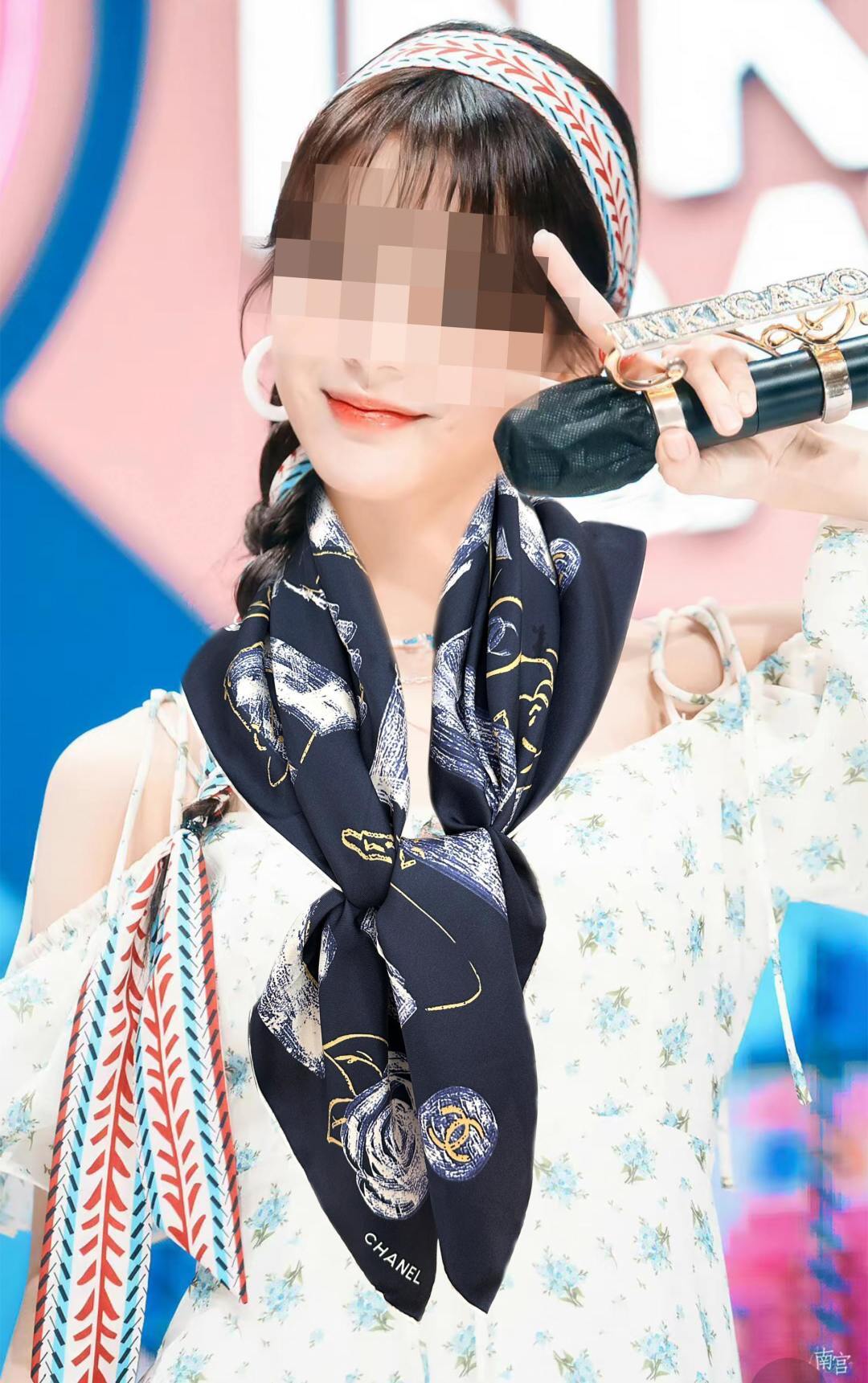 🔥新品 小香🌟太美了[庆祝]四季都可以用‼️真心美的让人非常非常心动 上身效果简直美翻了 品质非常完美👍‼️ 整个围巾给