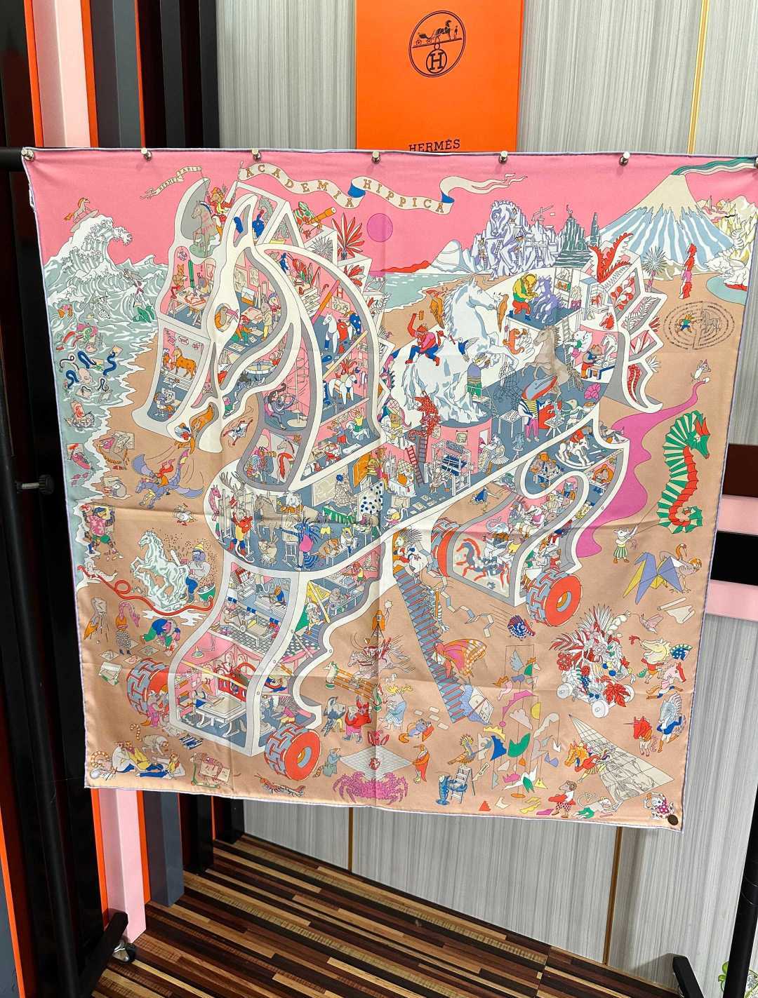 新款爱马仕 官网同步[庆祝]“骏马奔腾”90经典藏方巾  双面同色  通过别致的经典色彩向原创设计致敬[太阳]作品未经重