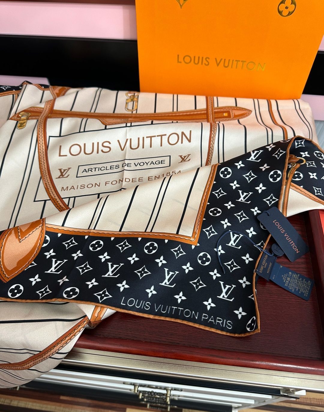 新款🔥LV gw同步【18mm双面同色顶级真丝】[庆祝]“L家”90典藏方巾通过别致的经典色彩向原创设计致敬[太阳]作品
