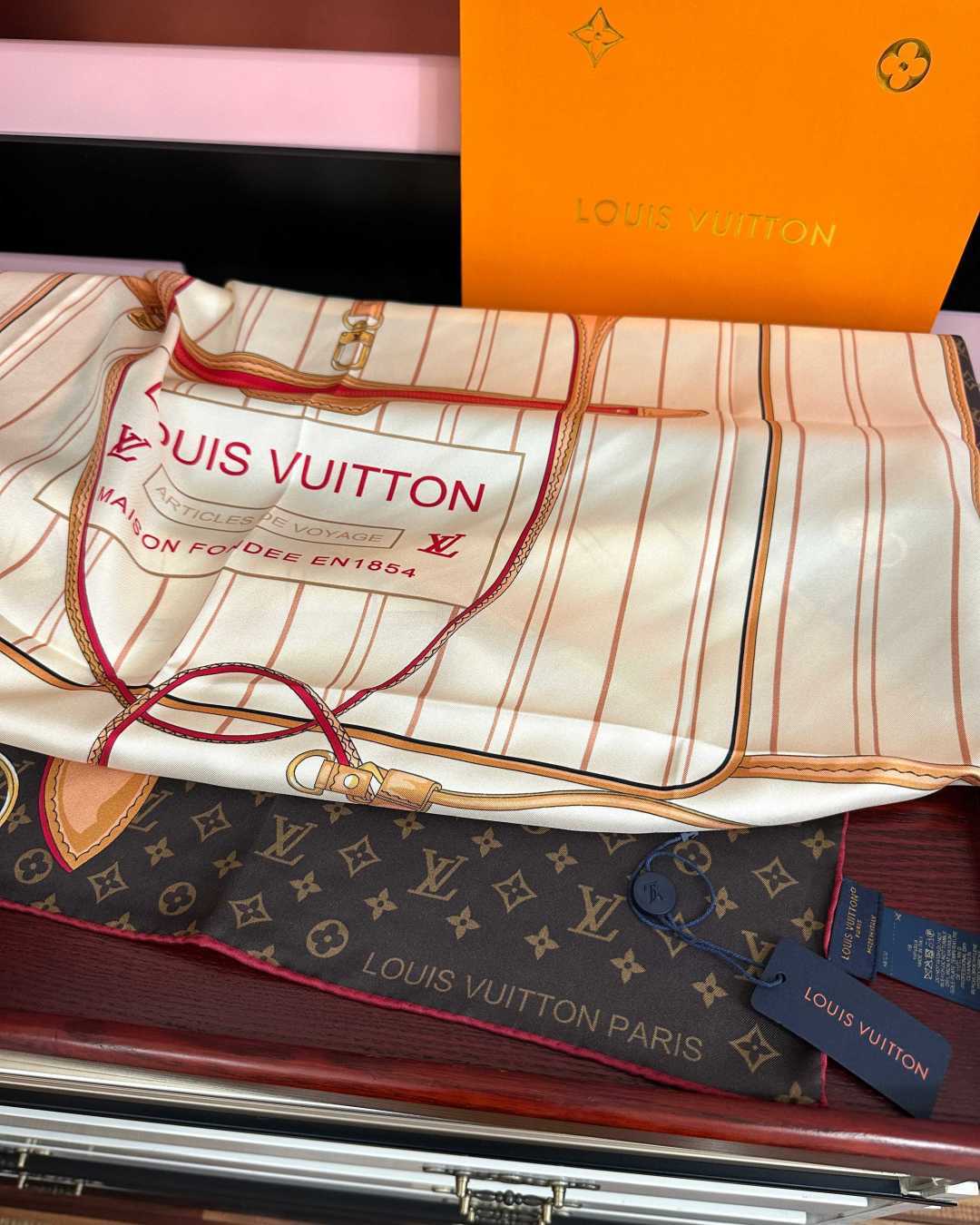 新款🔥LV gw同步【18mm双面同色顶级真丝】[庆祝]“L家”90典藏方巾通过别致的经典色彩向原创设计致敬[太阳]作品