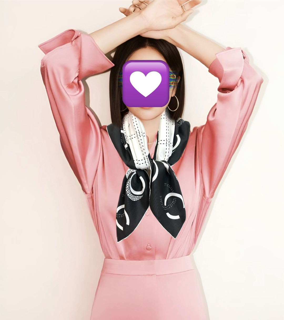 🔥香奈儿 官网同步 精致手工卷边[得意]极具品牌特色的涂鸦签名暗纹提花+简洁的COCO字母元素印花[庆祝]大幅菱格点缀[