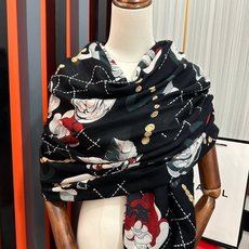 🔥上新 小香2026最新款、太美到心动😘【花朵🌼双c羊绒长巾】实物真心美 🎀披肩配以印花💓无论设计喷绘都是非常到位☀️细 🔥上新 小香2026最新款、太美到心动😘【花朵🌼双c羊绒长巾】实物真心美 🎀披肩配以印花💓无论设计喷绘都是非常到位☀️细