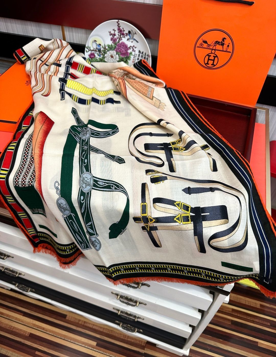 上新 爱马仕【双面同色骏马】太美了[吃瓜][嘴唇]四季都可以用[勾引]真心美的让人非常非上身效果简直美翻了 品质非常完美