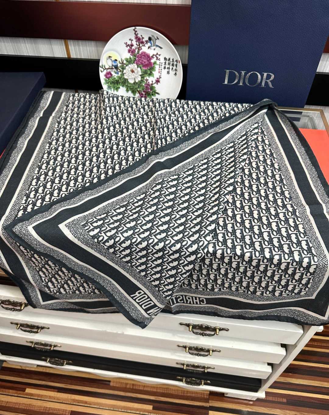 新款迪奥双面同色【D字母】太美了[吃瓜]下手一定要快[嘴唇]四季都可以用[勾引]真心美的让人非常非上身效果简直美翻了 品