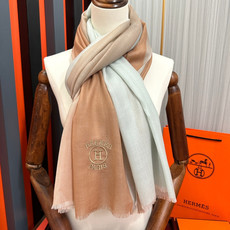 爱马士 🧣万众瞩目内蒙古绣标经典版到货🎆最优质的年轻设计师推出的最新概念👓搭配调色纱染再色织🎉交织在一起形成新款格型😄这 爱马士 🧣万众瞩目内蒙古绣标经典版到货🎆最优质的年轻设计师推出的最新概念👓搭配调色纱染再色织🎉交织在一起形成新款格型😄这