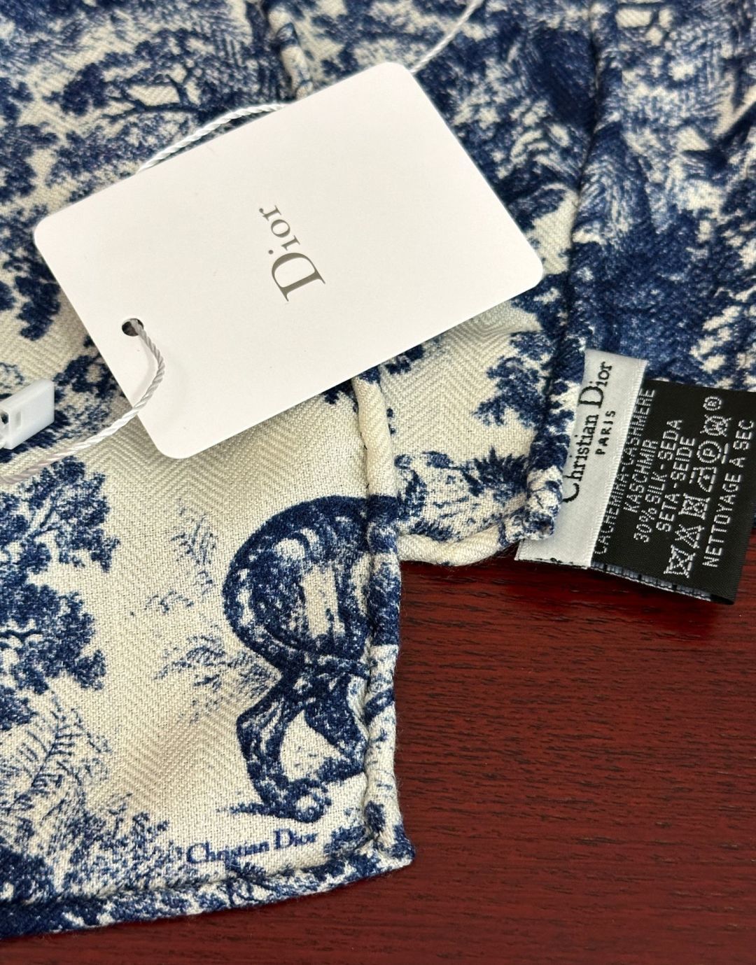 新款 2026迪奥🔥双面同色【动物丛林】最流行的花型 太美了[吃瓜]下手一定要快[嘴唇]四季都可以用[勾引]真心美的让人