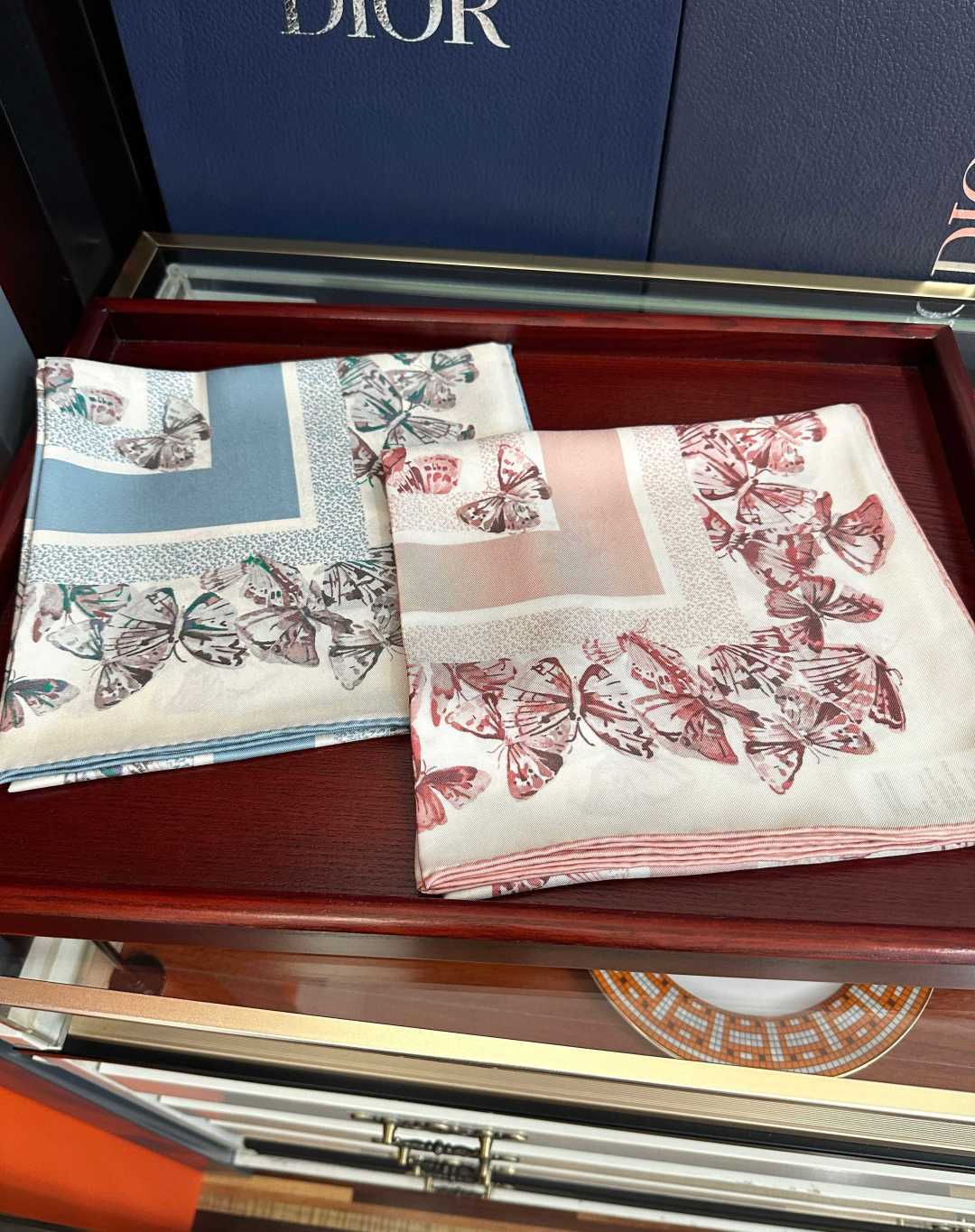 🔥新款 Dior 2026最新款官网同步Camo PaPillon 图案印花[庆祝]以优雅而诗意的设计全新演绎蝴蝶主题[