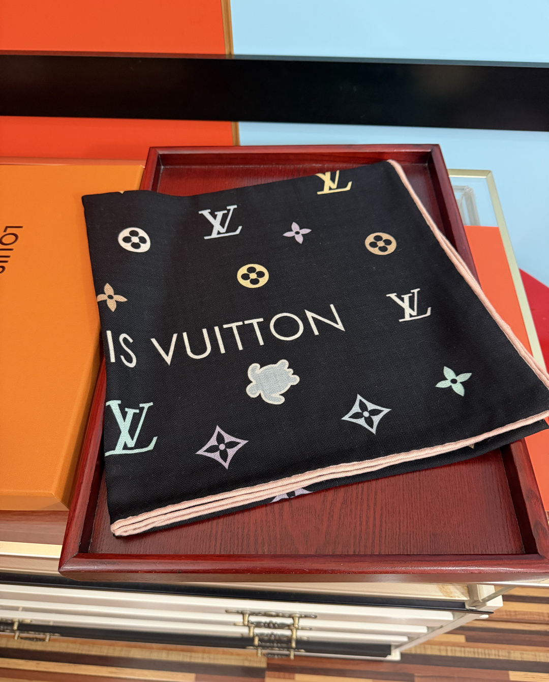 ￼ 🆕 上新❤️LV  2026 ZG同步经典优雅[礼物]~气质到骨子里[色]新一季的面料超高级，真心超级柔软，丝丝顺滑