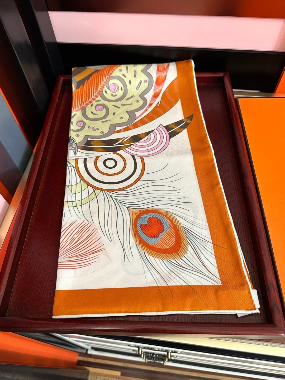 🆕 🔥上新 爱马仕 ZG同步【假面骏马扬•巴吉特里可（Jan Bajtlik）[愉快]将复合头部艺术风格与20世纪60年