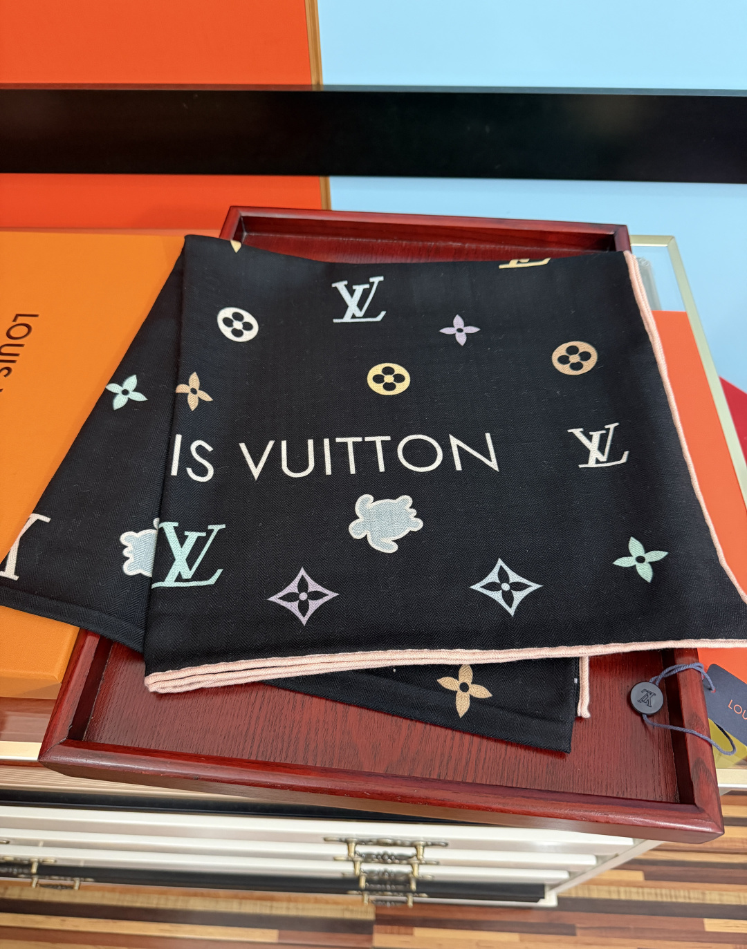 🆕 上新❤️LV  2026 ZG同步经典优雅[礼物]~气质到骨子里[色]新一季的面料超高级，真心超级柔软，丝丝顺滑[太