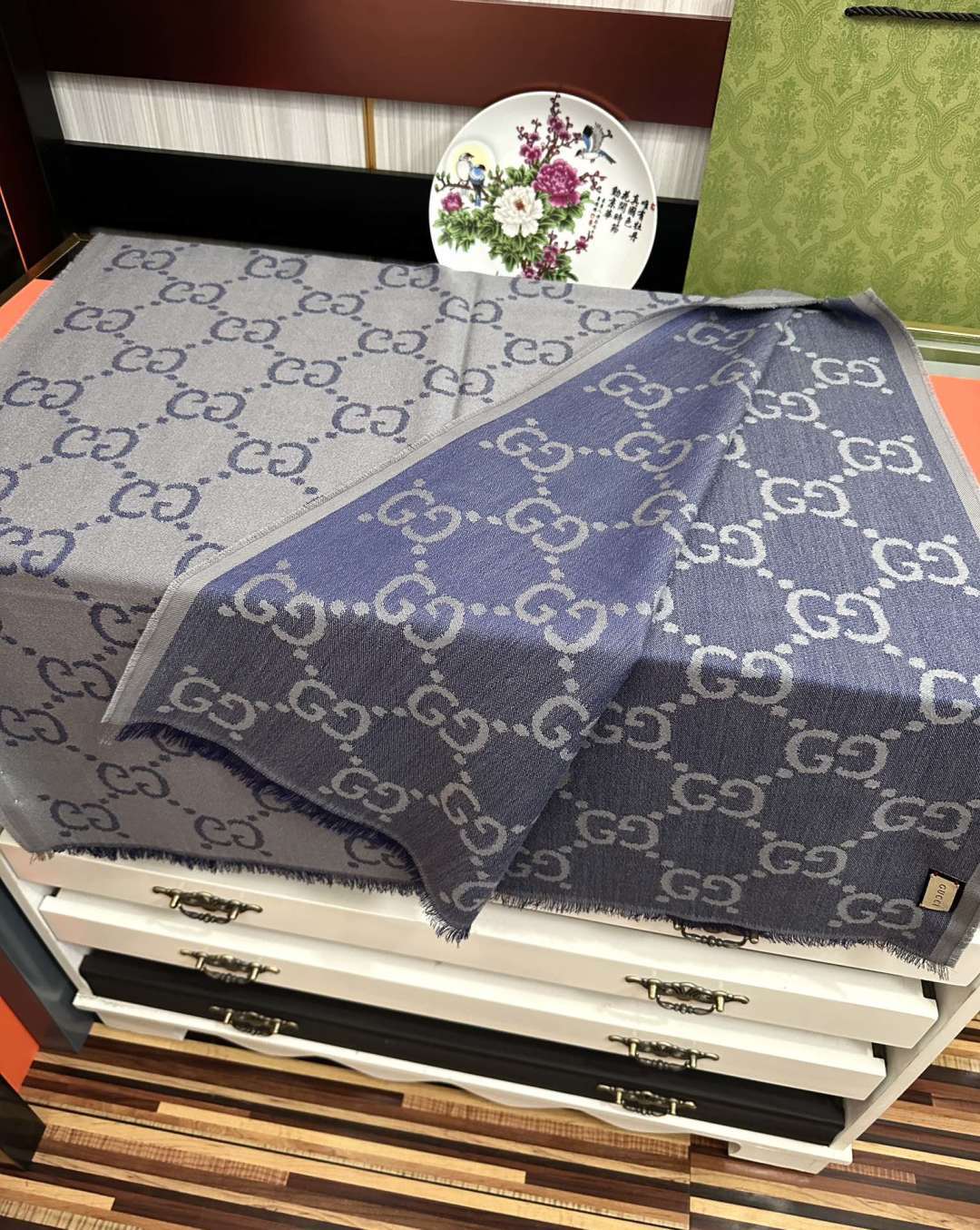 🆕 💖高品质 古奇【GG格子双面长巾】[爱心]中性款男女都可以用，😄经典GG图案是在30年代开始使用的标志性元素之一[得
