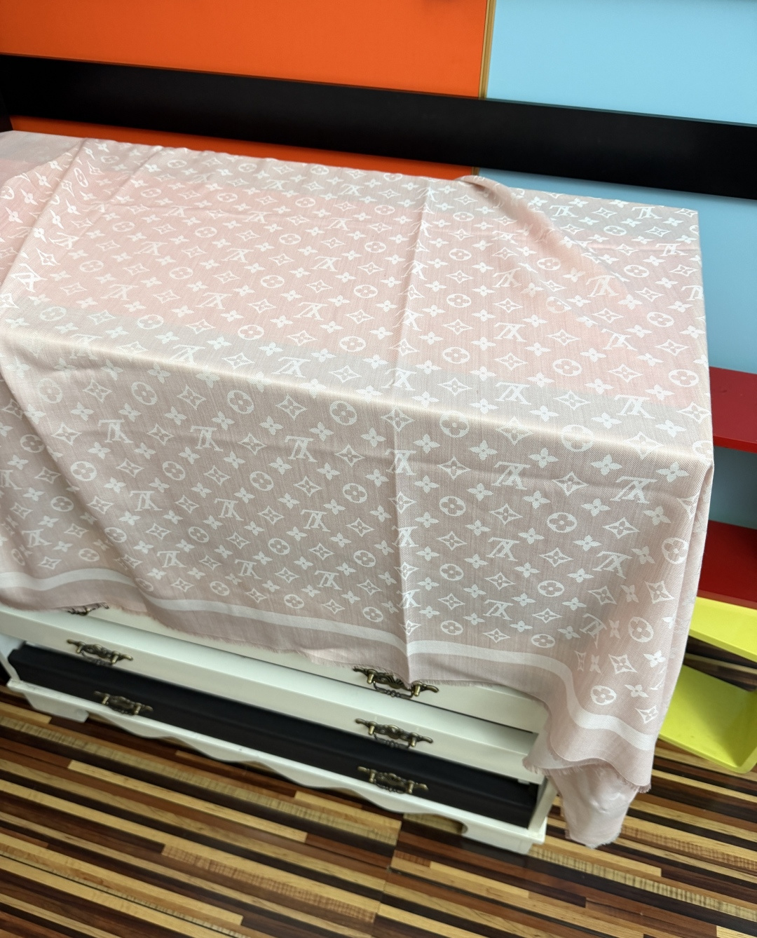 🆕 🔥新款2026 LV 披肩大方巾[得意]ZG同步 采用羊绒+丝绸配色+经典Logo[庆祝]品牌感满满计[强]双面设计