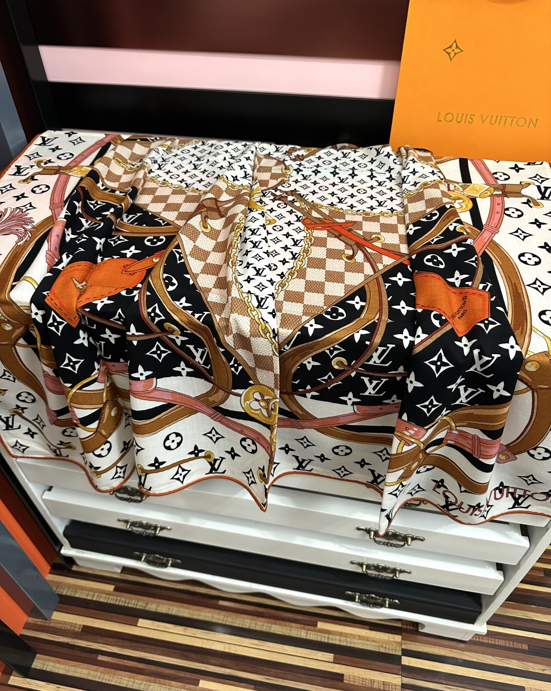 ❤️上新 太好看了 L v 高品质 2026顶级设计 ZG同步【双面同色】经典优雅[礼物]~气质到骨子里[色]新一季的面