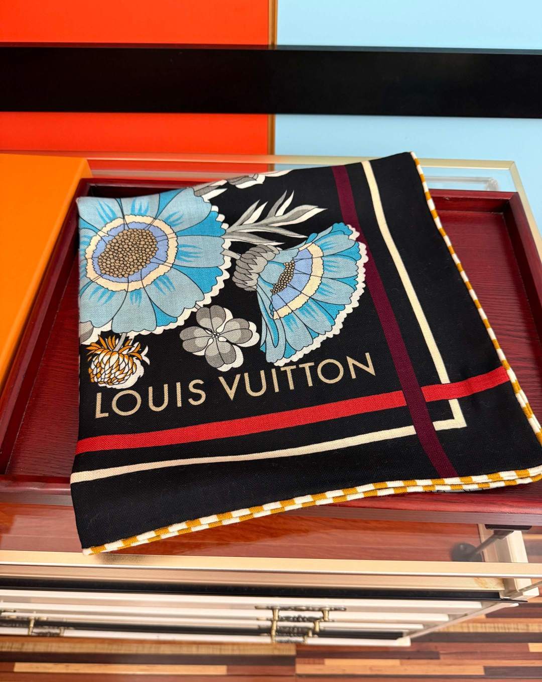 上新❤️LV  2026 ZG同步 经典优雅[礼物]~气质到骨子里[色]新一季的面料超高级，真心超级柔软，丝丝顺滑[太阳