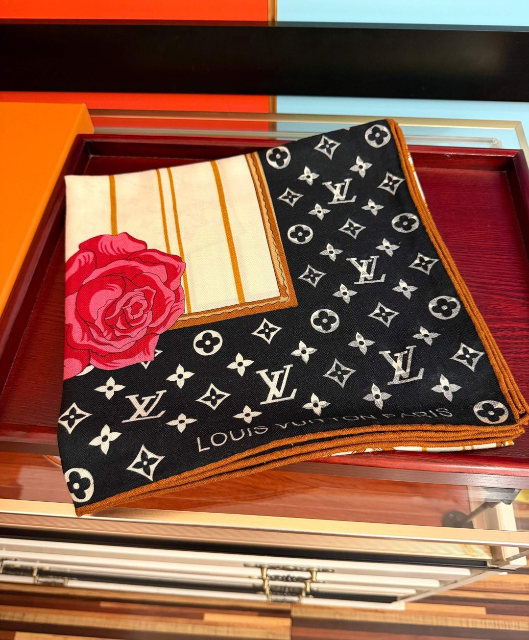 上新❤️LV  2026 ZG 同步双面同色经典优雅[礼物]~气质到骨子里[色]新一季的面料超高级，真心超级柔软，丝丝顺