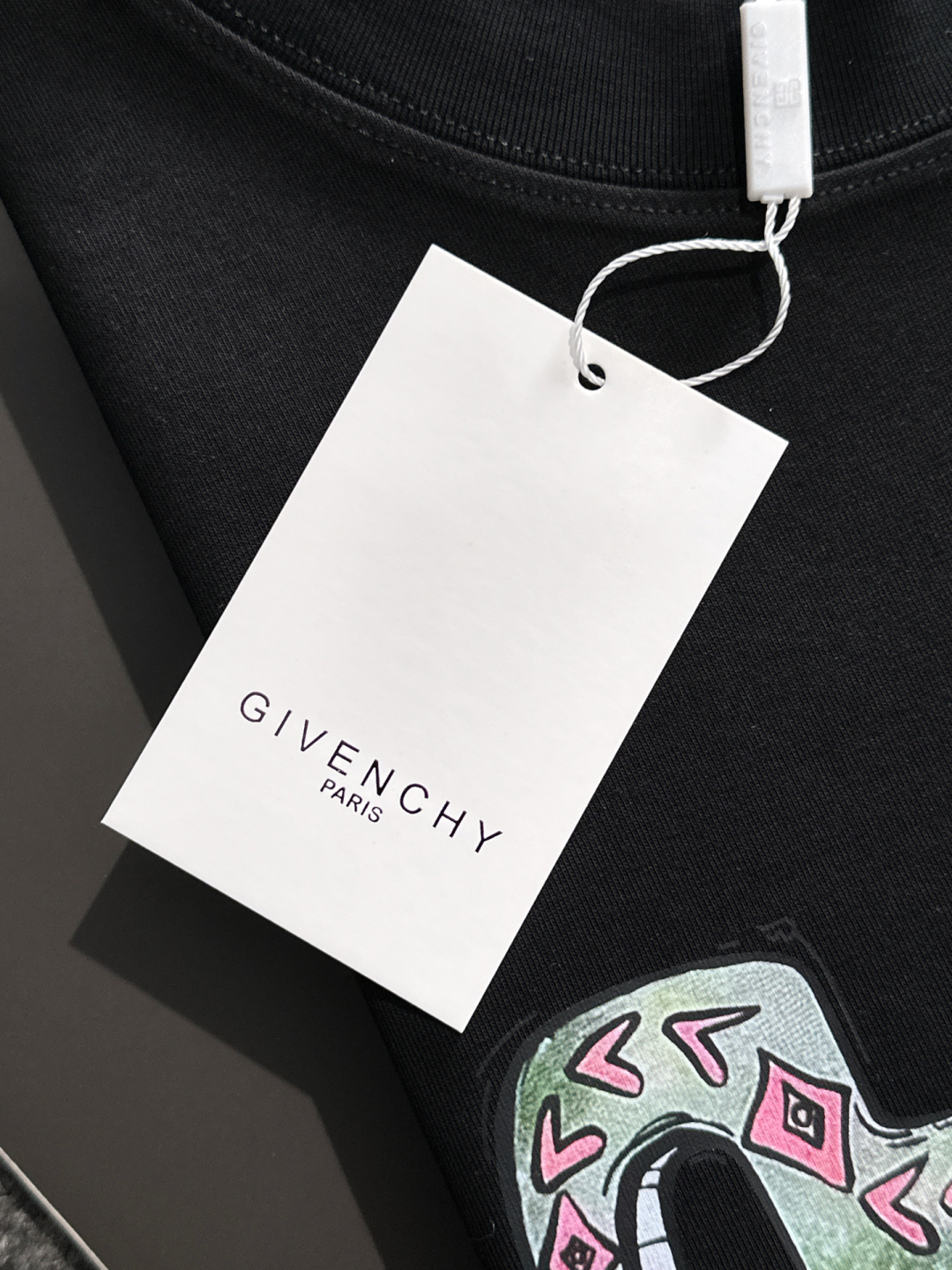  GVC  2025SS春夏最新款圆领时尚短袖T恤，官网同步，专柜纯棉面料！贴肤舒适，耐看又好穿，经典简