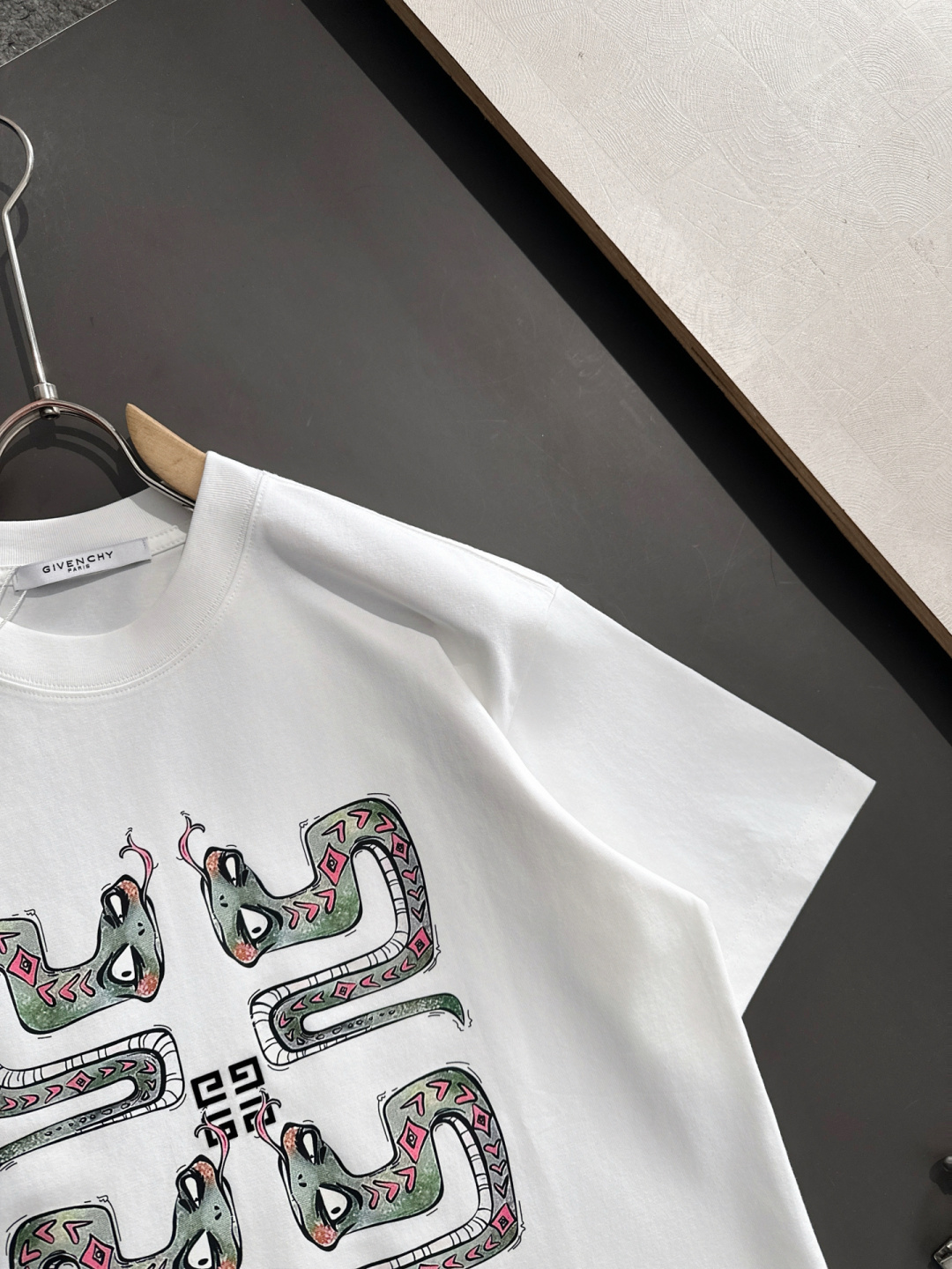  GVC 2025SS春夏最新款圆领时尚短袖T恤，官网同步，专柜纯棉面料！贴肤舒适，耐看又好穿，经典简约