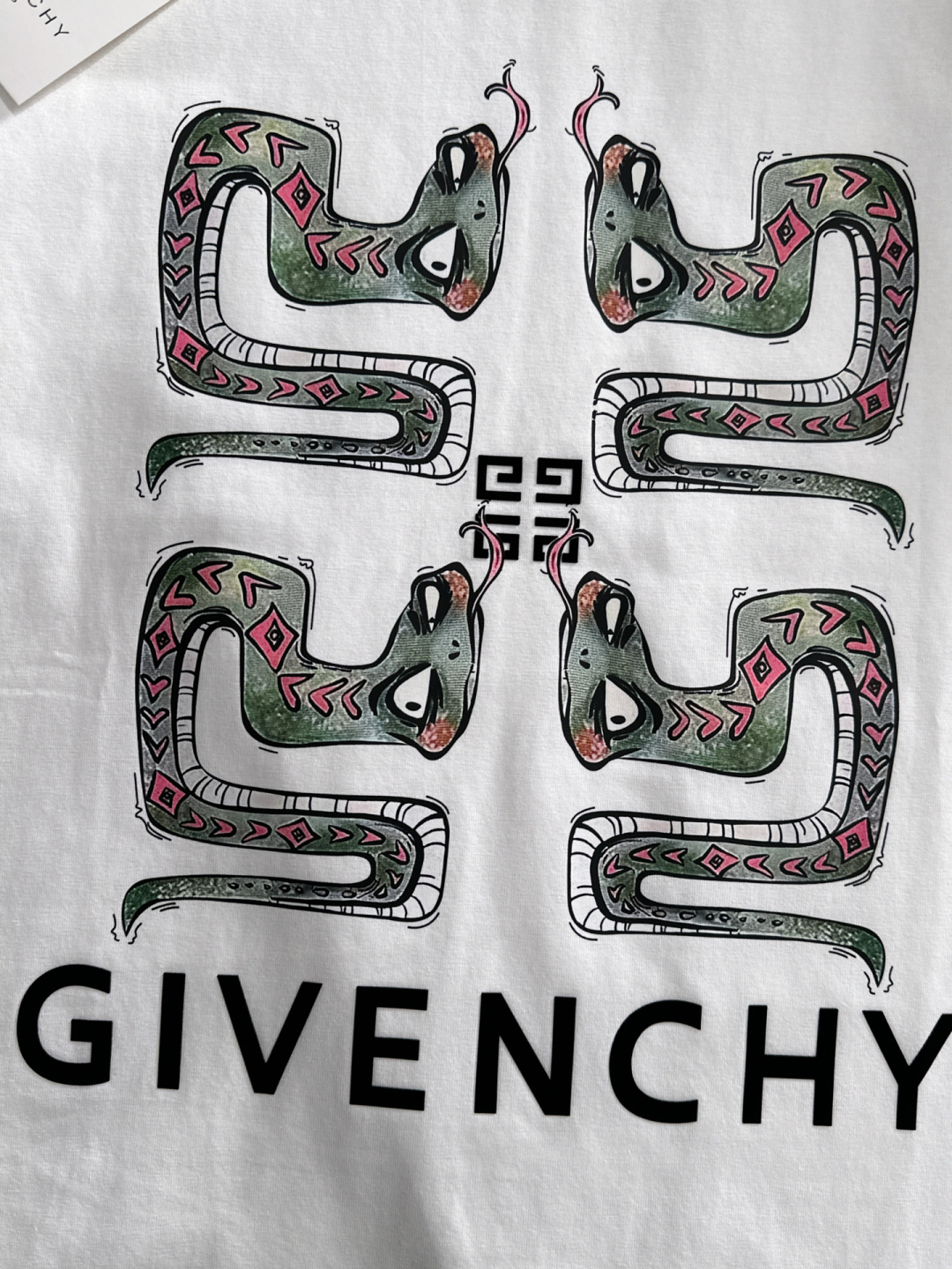  GVC 2025SS春夏最新款圆领时尚短袖T恤，官网同步，专柜纯棉面料！贴肤舒适，耐看又好穿，经典简约