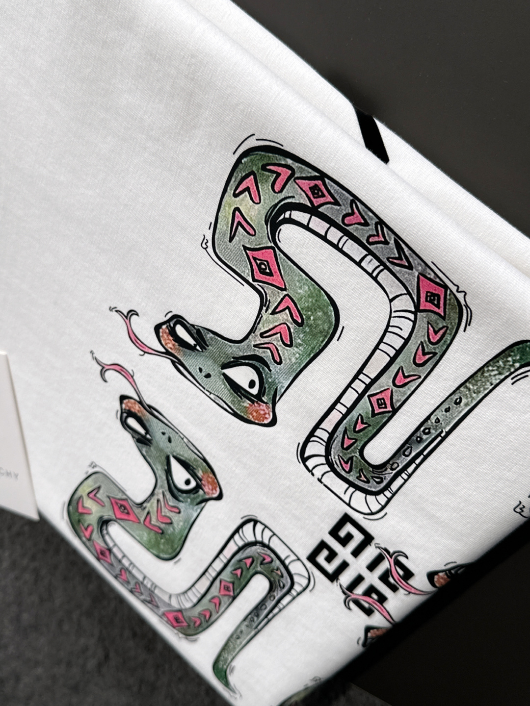  GVC 2025SS春夏最新款圆领时尚短袖T恤，官网同步，专柜纯棉面料！贴肤舒适，耐看又好穿，经典简约