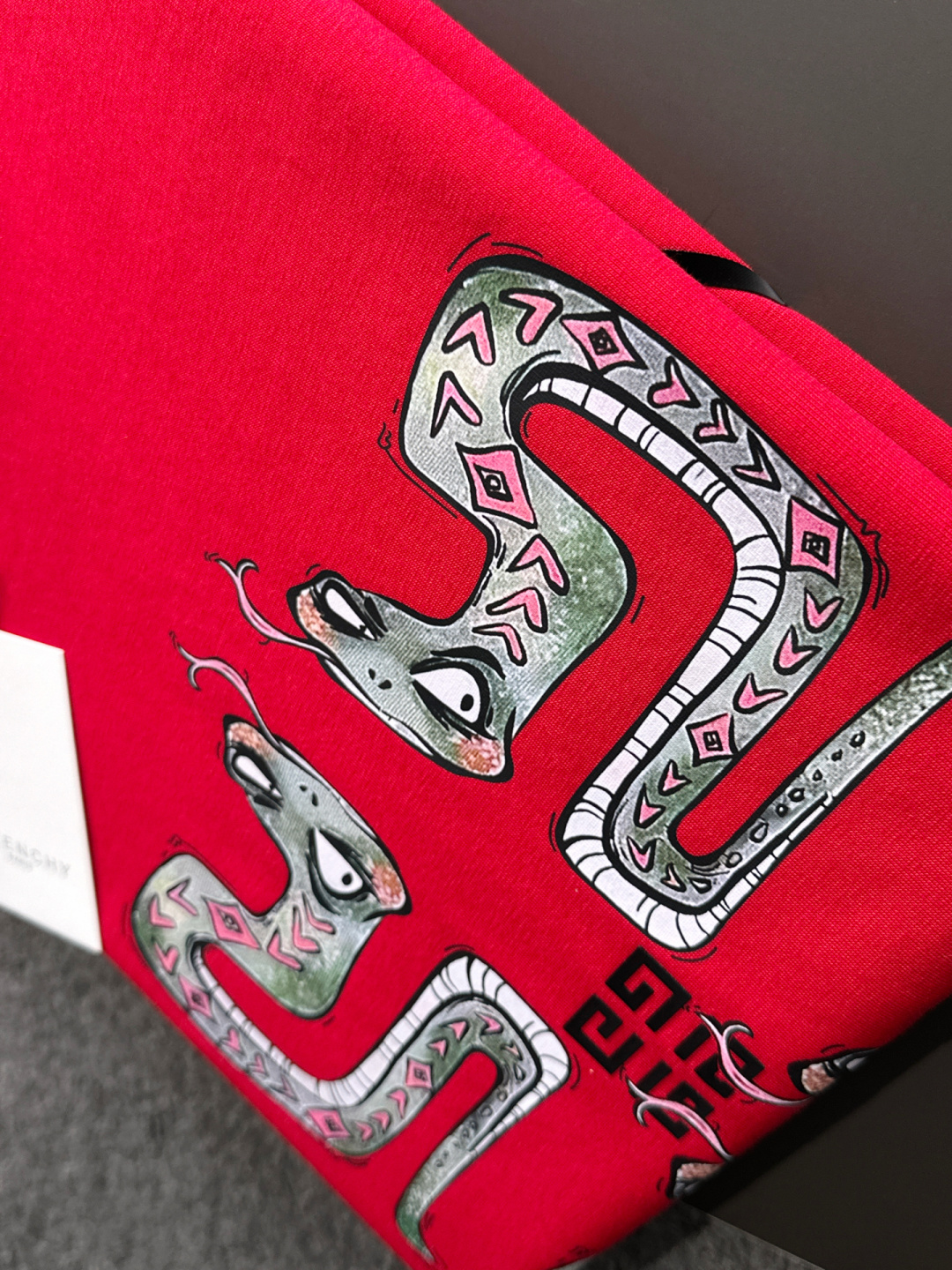  GVC 2025SS春夏最新款圆领时尚短袖T恤，官网同步，专柜纯棉面料！贴肤舒适，耐看又好穿，经典简约